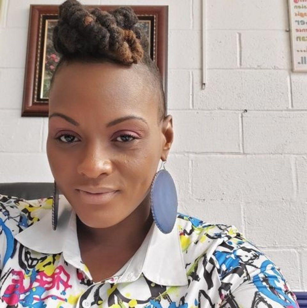 Meet your Posher, Mya